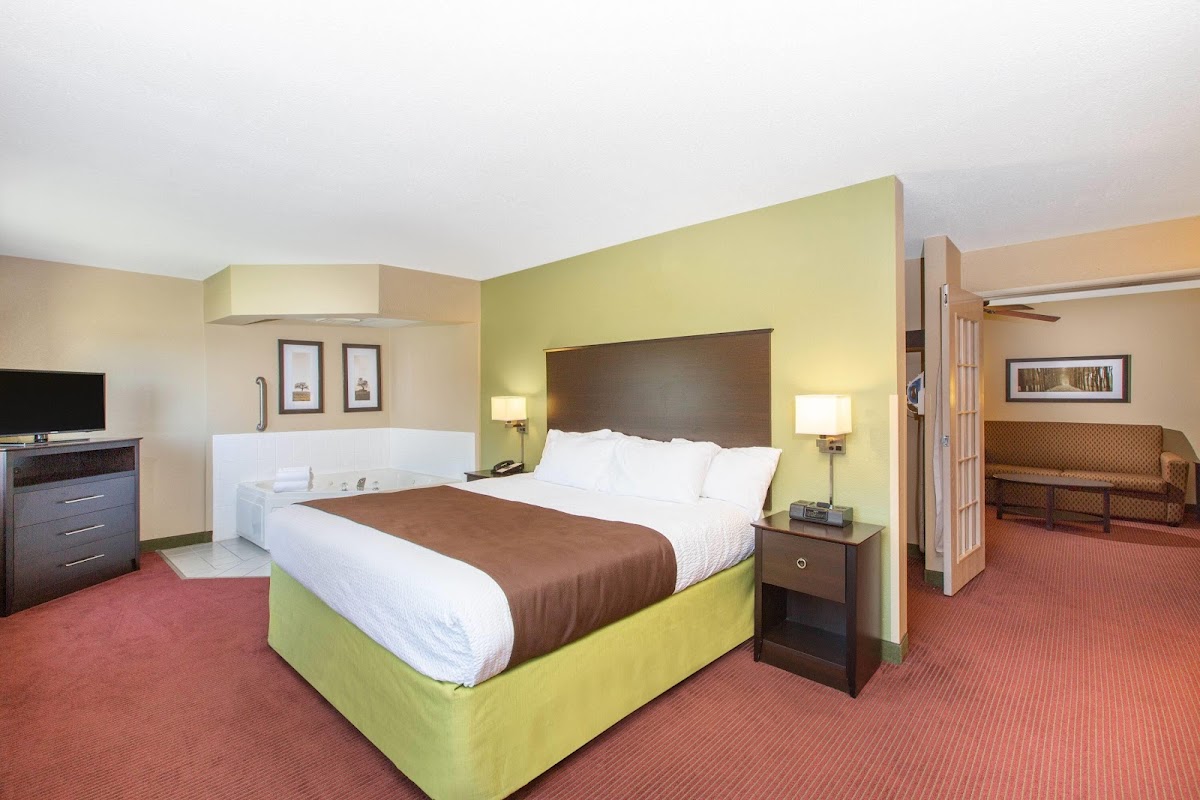 AmericInn by Wyndham Okoboji photo 2