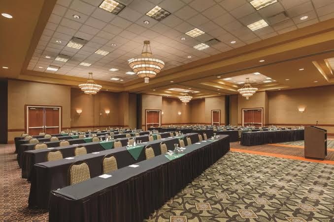 Embassy Suites by Hilton Portland Airport photo 3