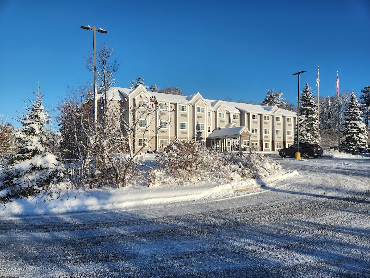 Parry Sound Inn & Suites photo 3