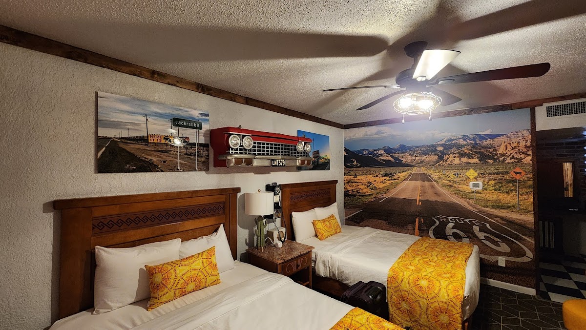 Historic El Rancho Hotel photo 2