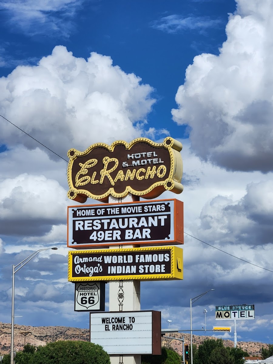Historic El Rancho Hotel photo 3