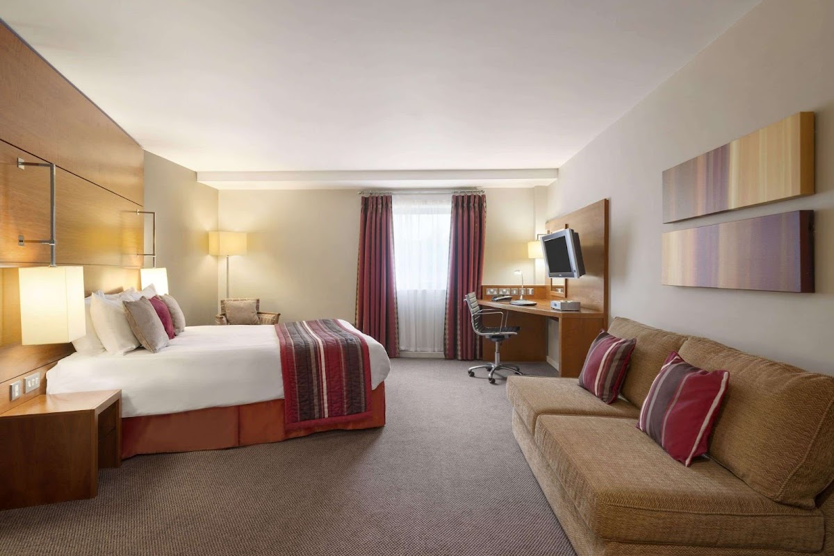 Ramada Plaza by Wyndham Wrexham photo 2