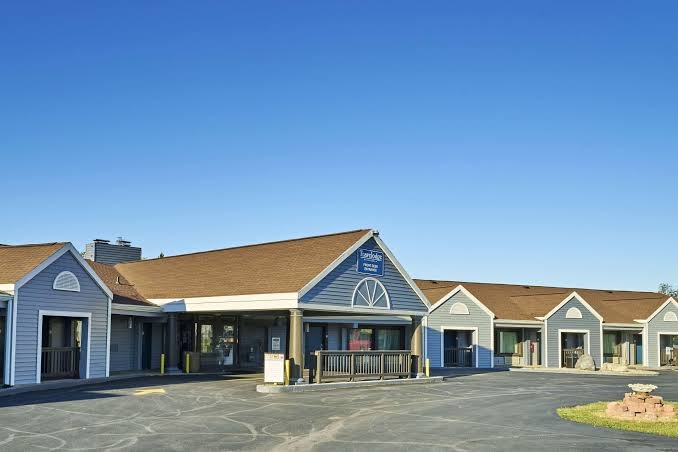 Travelodge by Wyndham Appleton photo 3