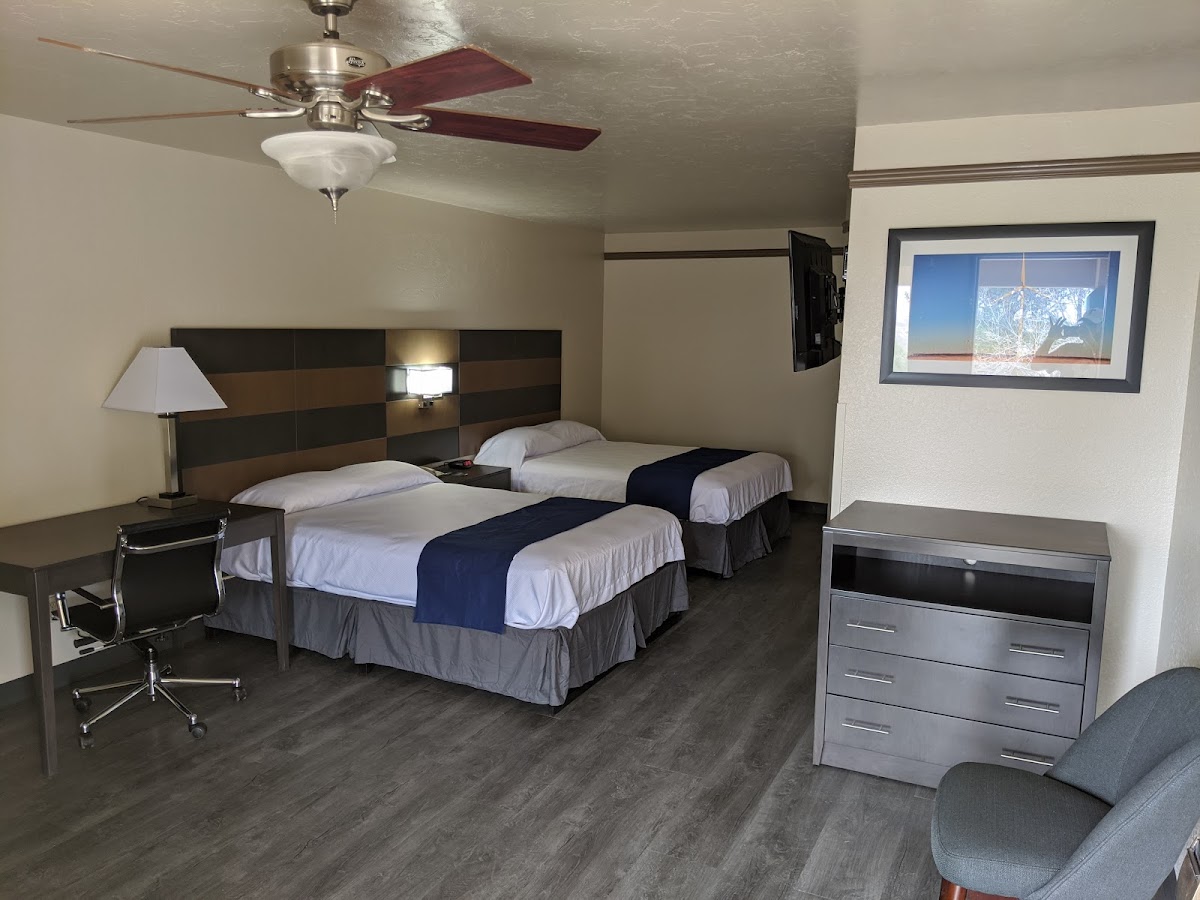 Atrium Inn photo 2