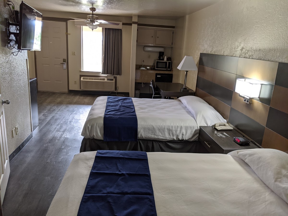 Atrium Inn photo 3
