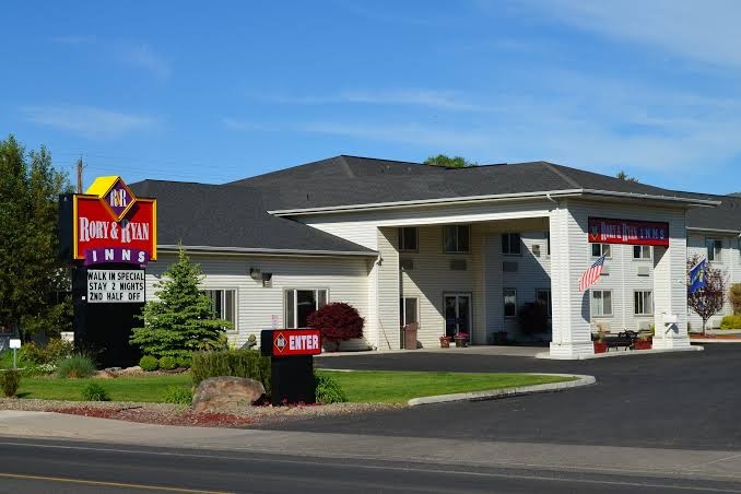 Rory & Ryan Inn