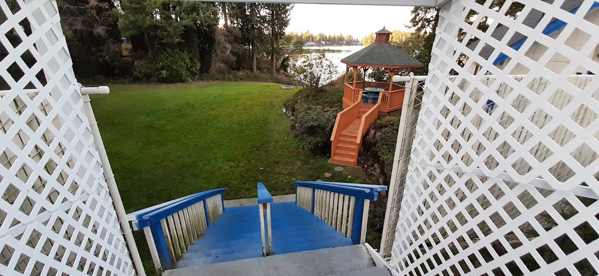 Oyster Bay Inn & Suites photo 3