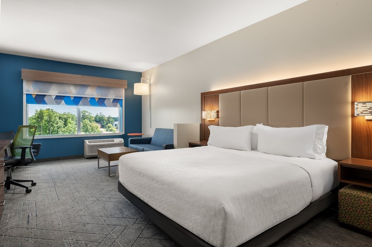 Holiday Inn Express & Suites Queensbury - Lake George Area by IHG photo 2