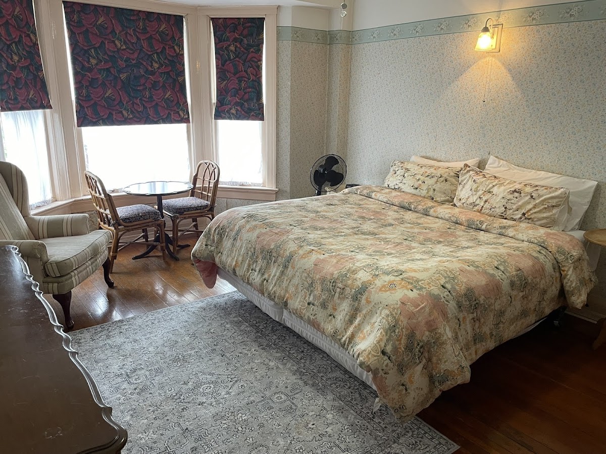 Arundel Mansions Hotel