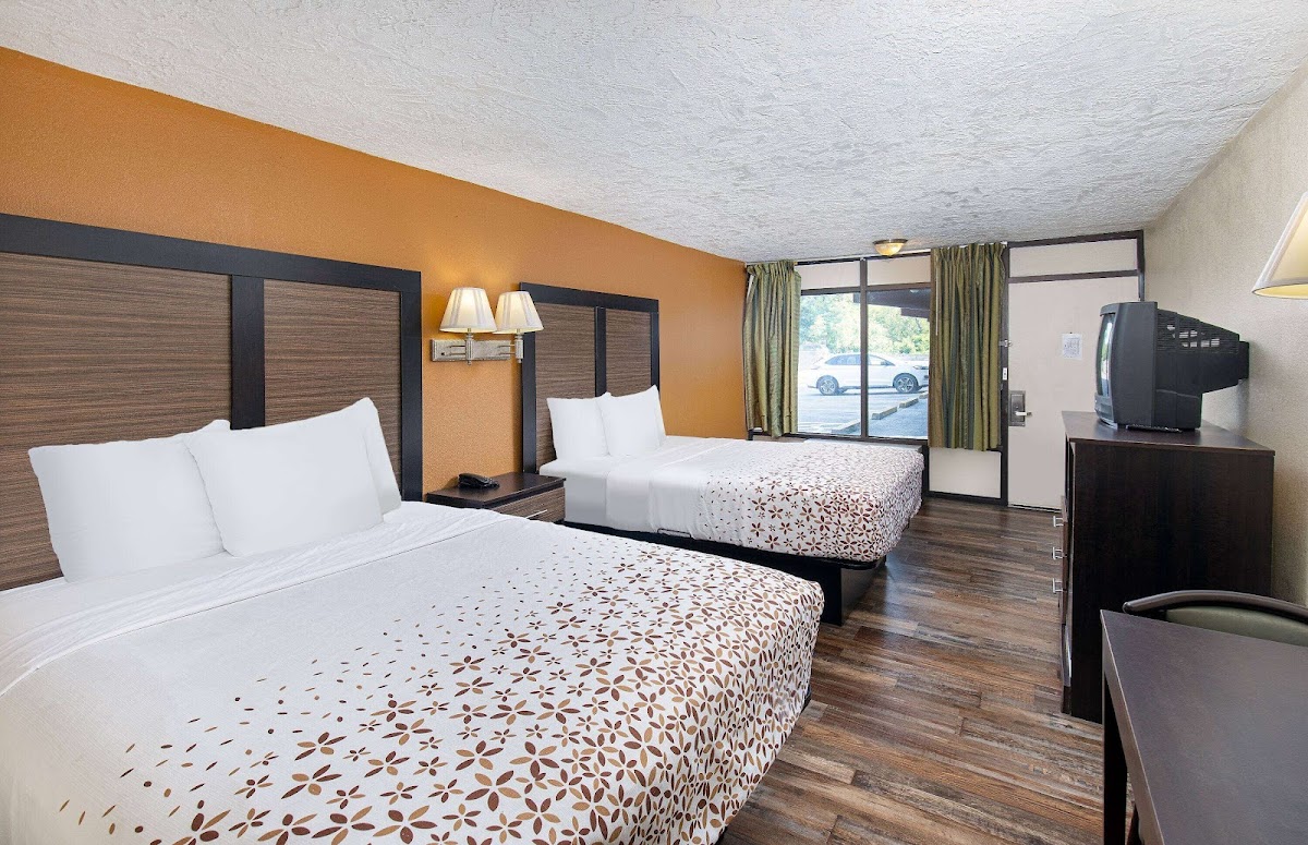 Americana Inn a Travelodge by Wyndham photo 2