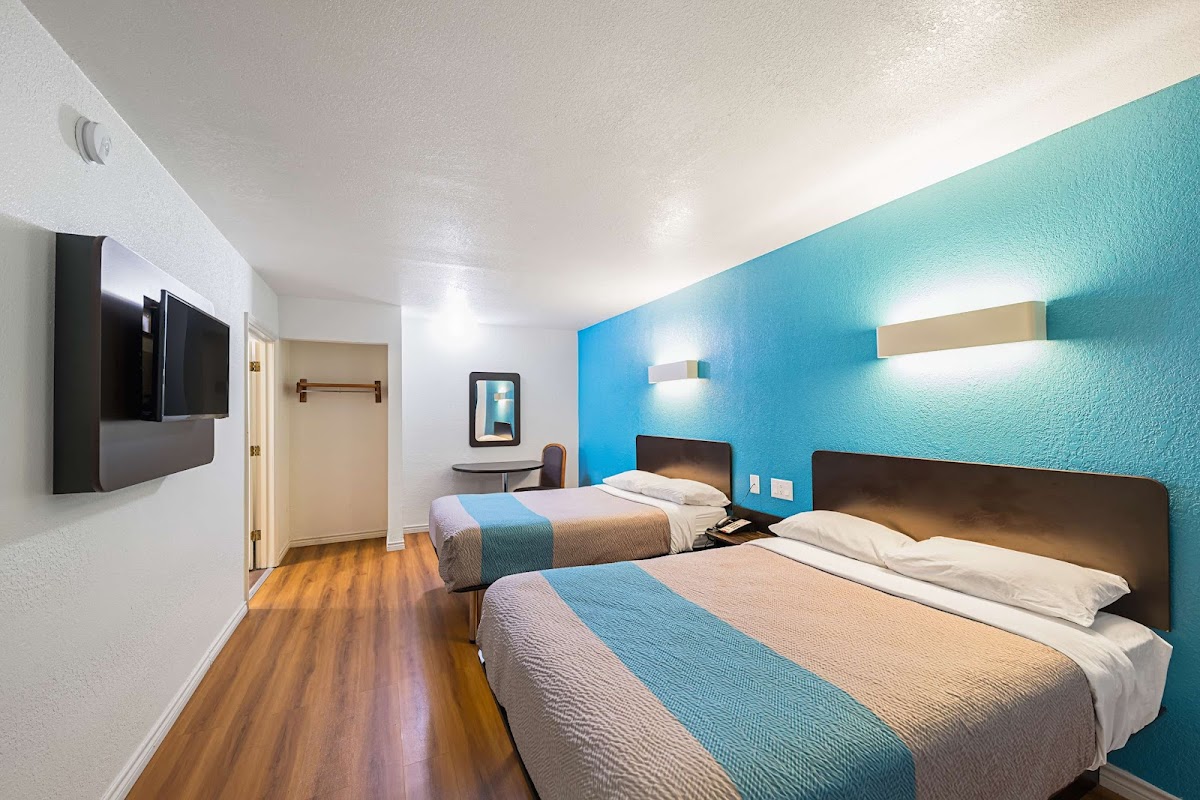 Motel 6 Grand Prairie, TX - Interstate 30 photo 2