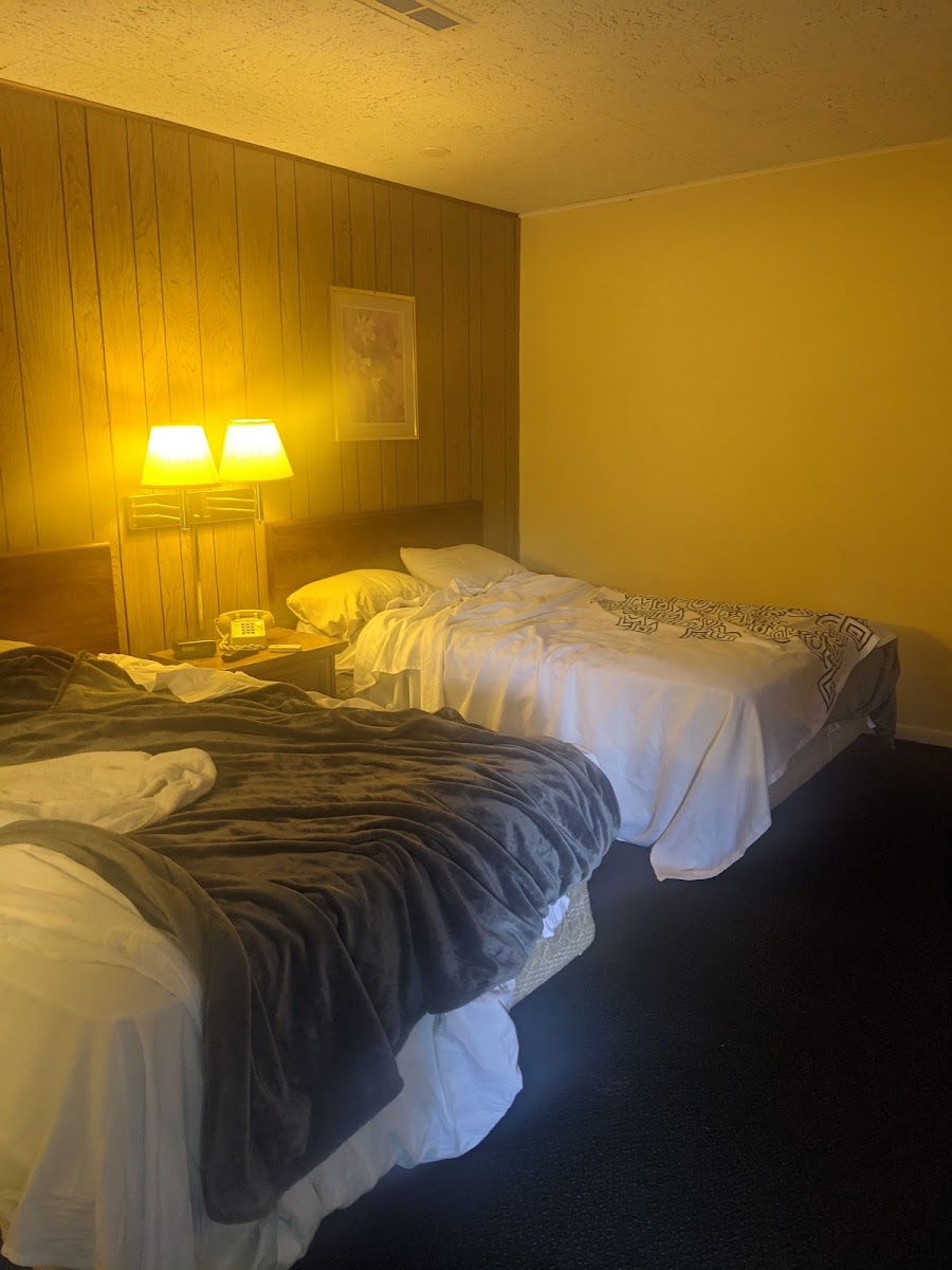 Cloud 9 Inn & Suites Lake George photo 2