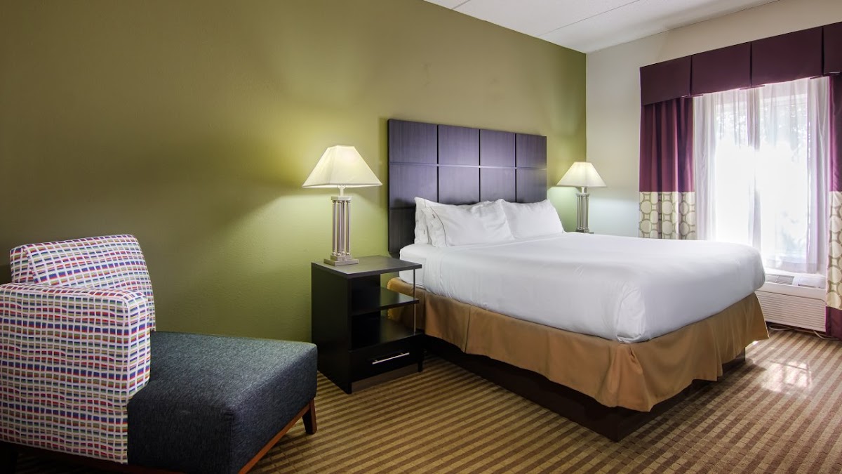 Holiday Inn Express & Suites Mooresville - Lake Norman by IHG photo 2