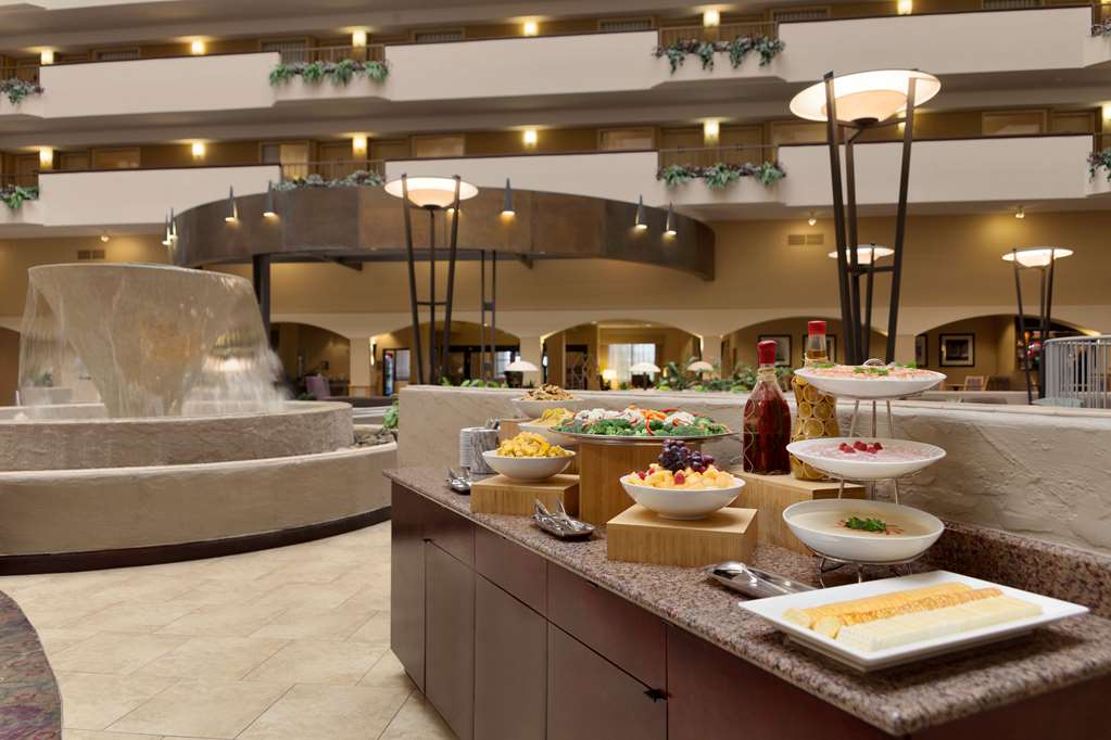 Embassy Suites by Hilton Kansas City International Airport photo 3