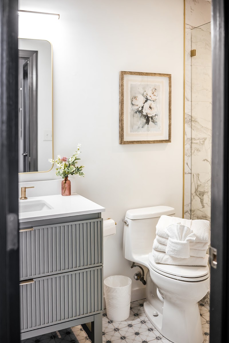 360 King Boutique Suites photo 3