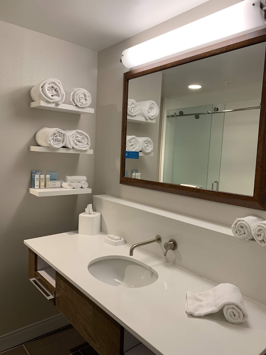 Hampton Inn & Suites Cincinnati-Mason photo 3
