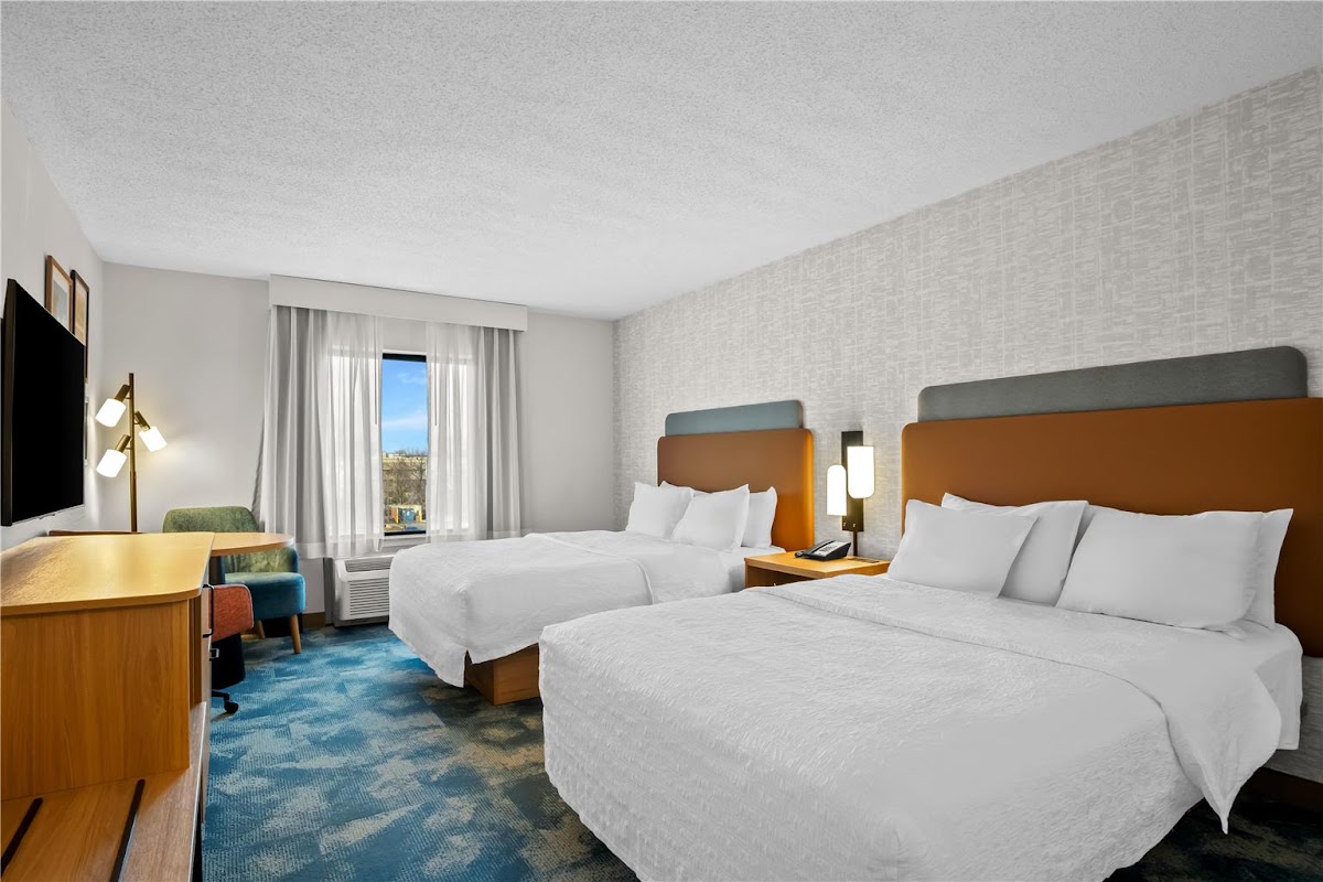 Hampton Inn & Suites Detroit-Canton photo 2