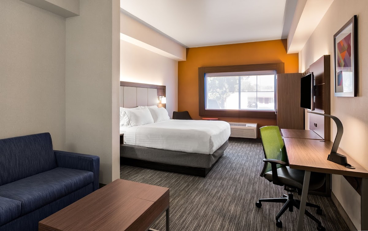 Holiday Inn Express & Suites Chico by IHG photo 2