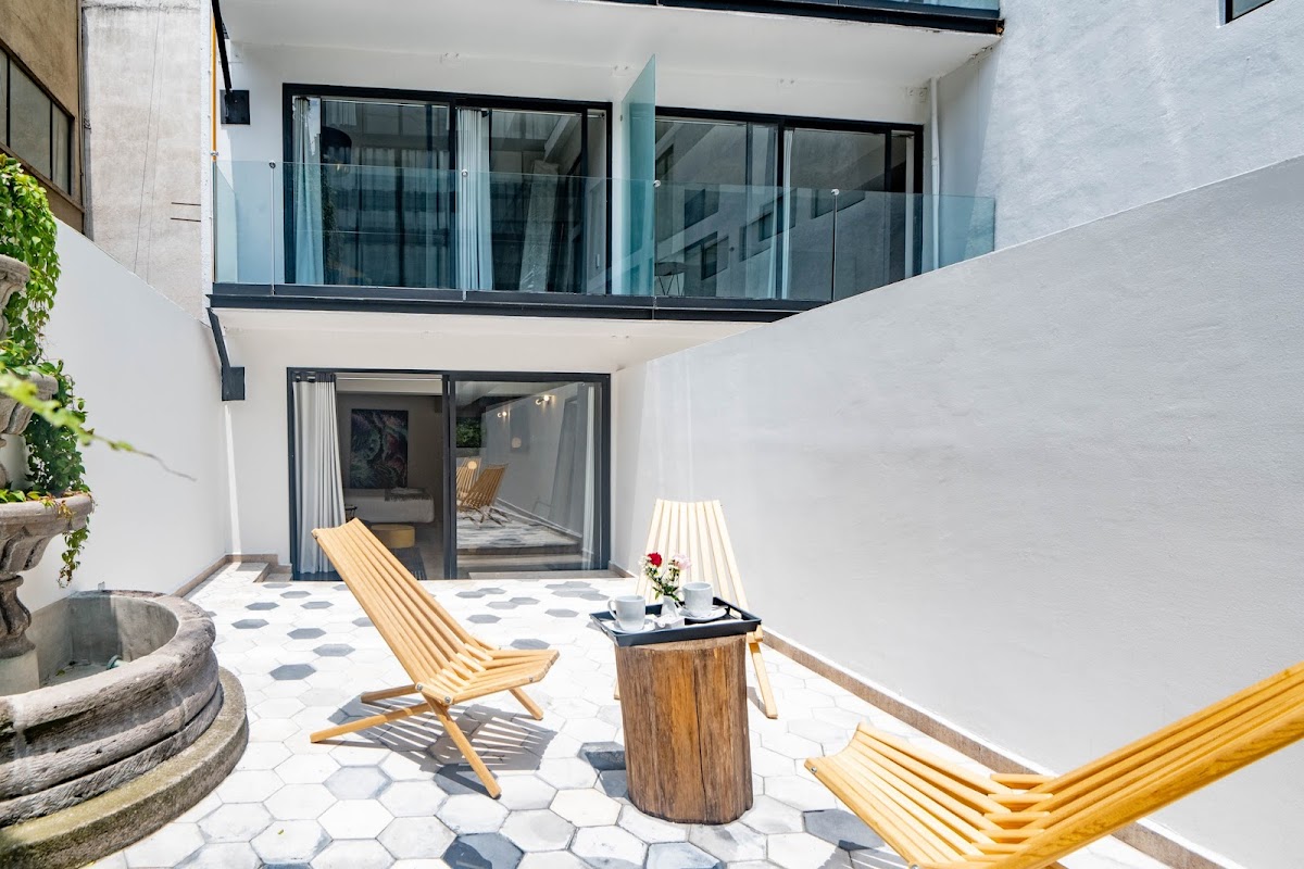HOTEL LUCA
