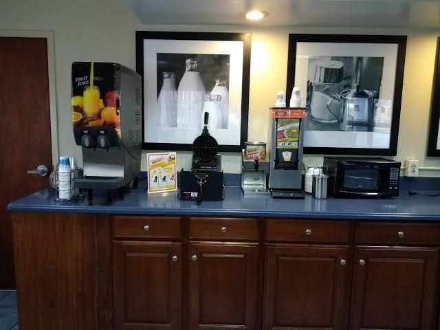 Clarion Inn Cleveland near University photo 2