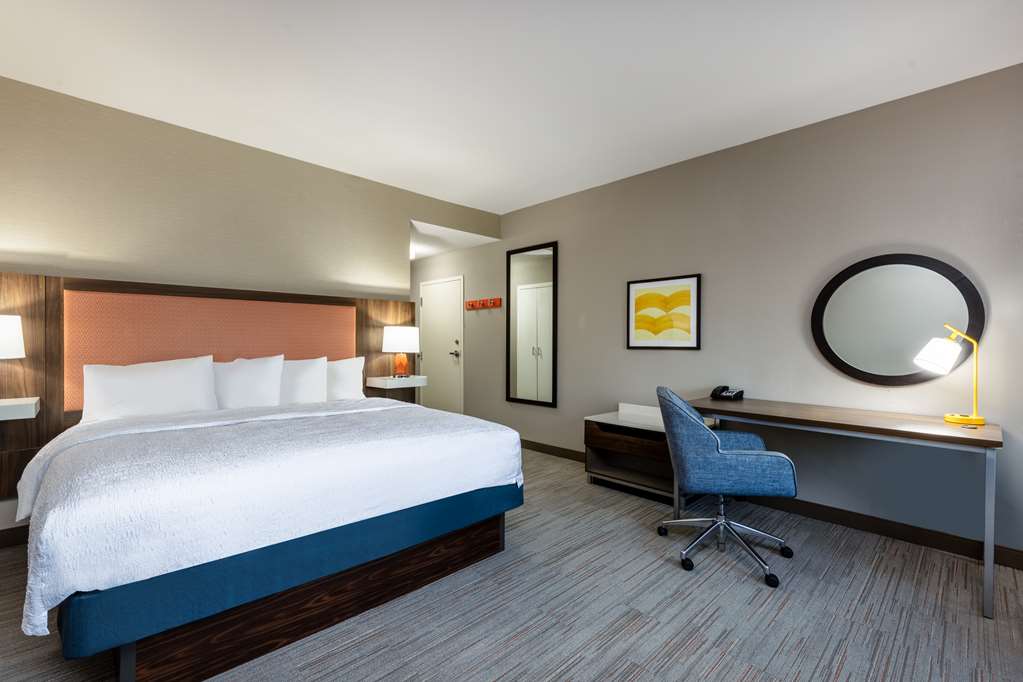 Hampton Inn & Suites Woodward photo 2