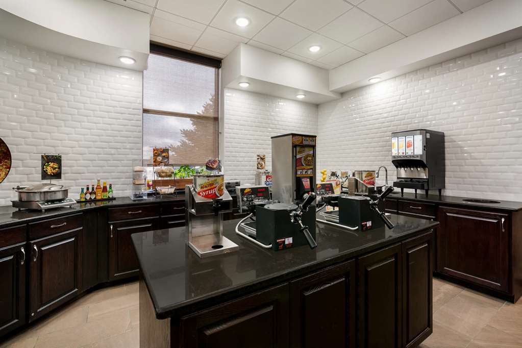 Revel Minot, SureStay Collection by Best Western photo 2