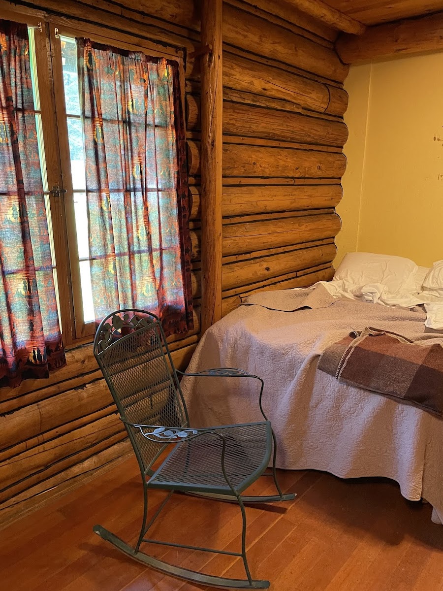Soda Butte Lodge photo 2