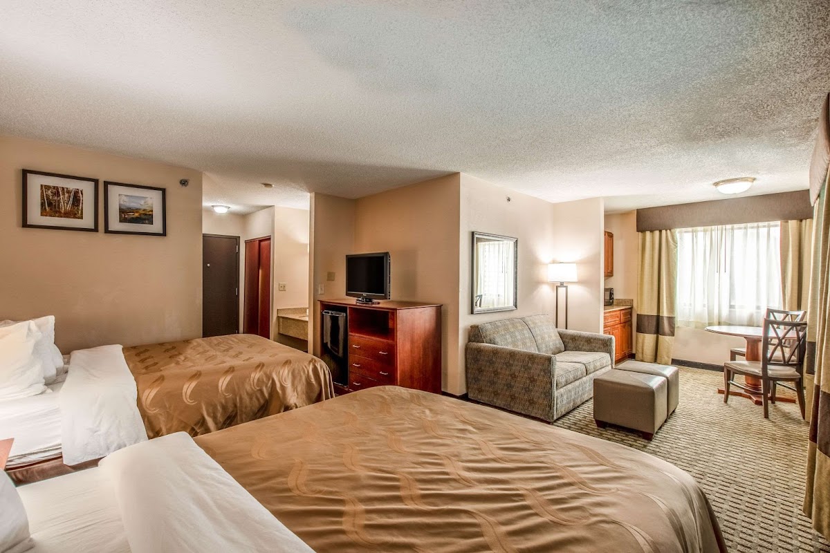 Country Inn & Suites by Radisson, Muskegon, MI photo 3