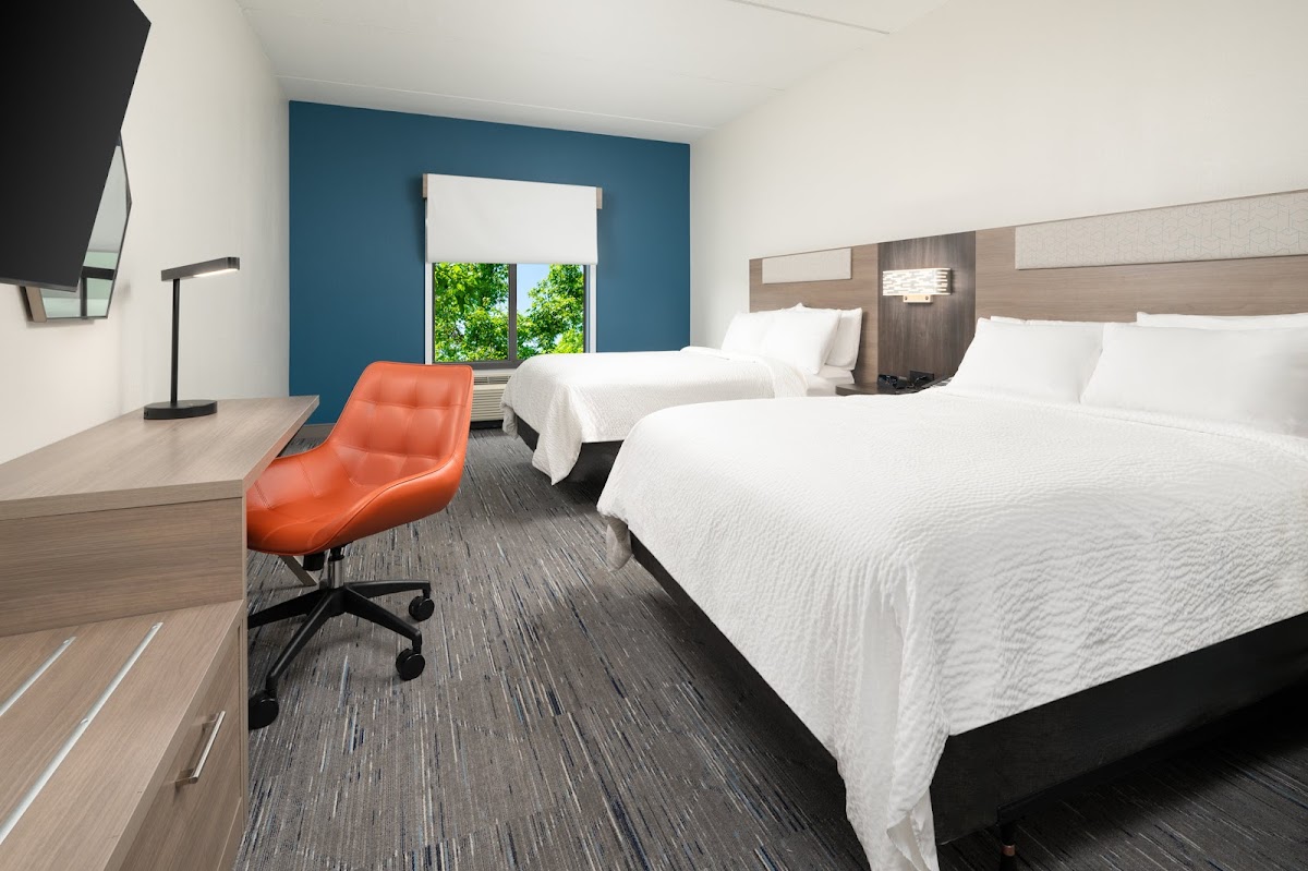 Holiday Inn Express & Suites Newport South by IHG photo 2