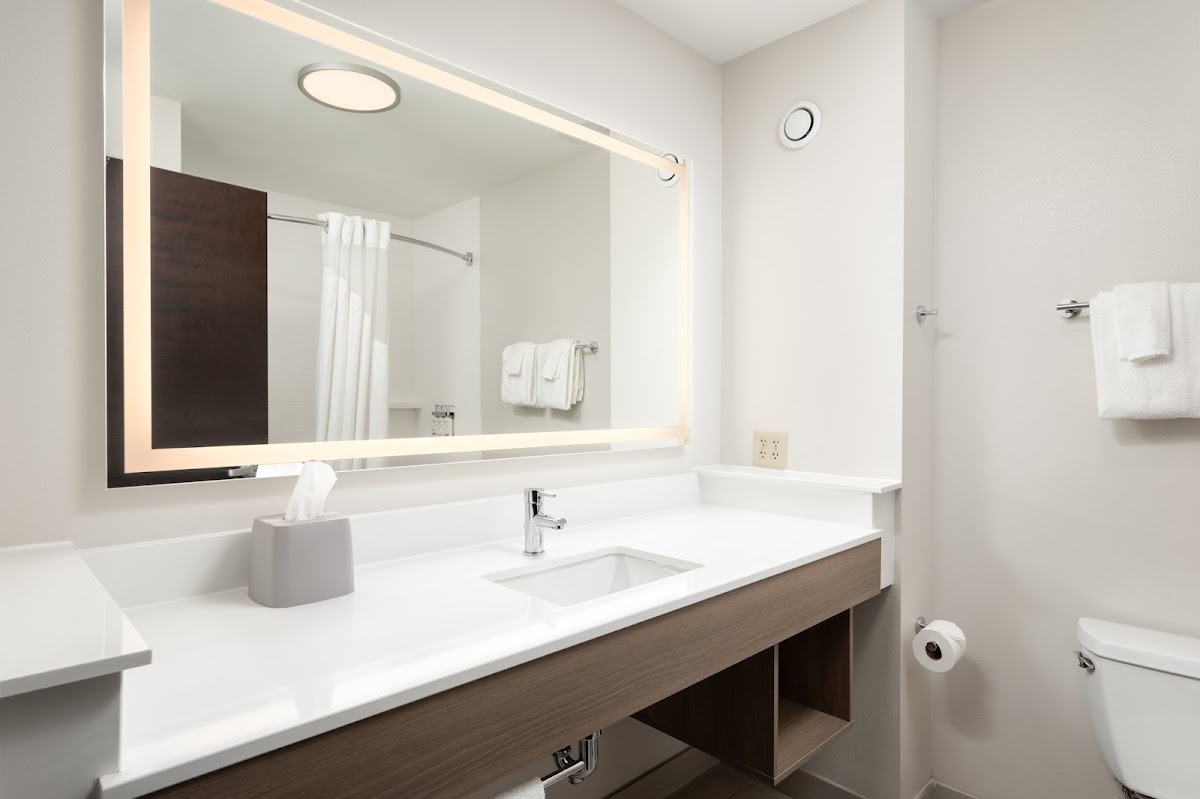 Holiday Inn Express & Suites Newport South by IHG photo 3