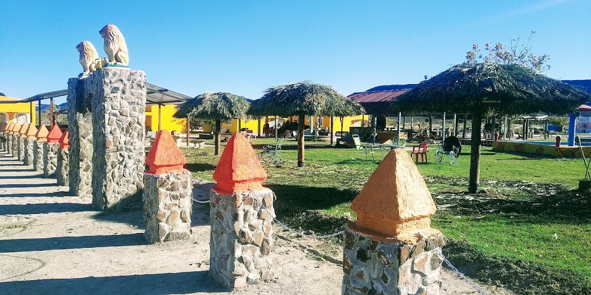 El Oasis, albercas, cabañas y temazcal