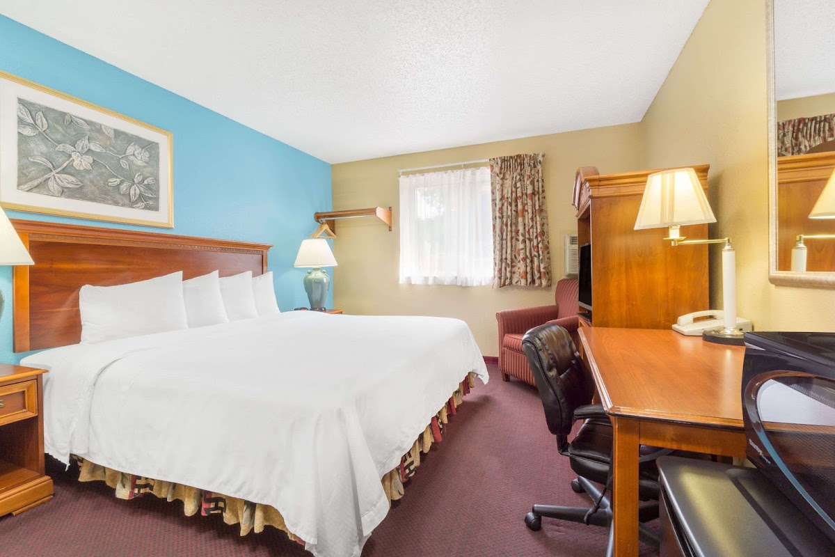 Baymont by Wyndham Huber Heights Dayton photo 2