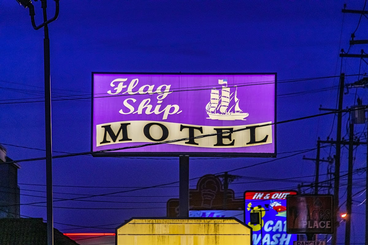 Flag Ship Motel photo 2