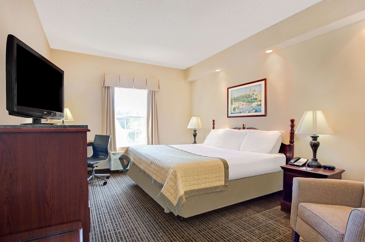Baymont by Wyndham Pearl photo 2