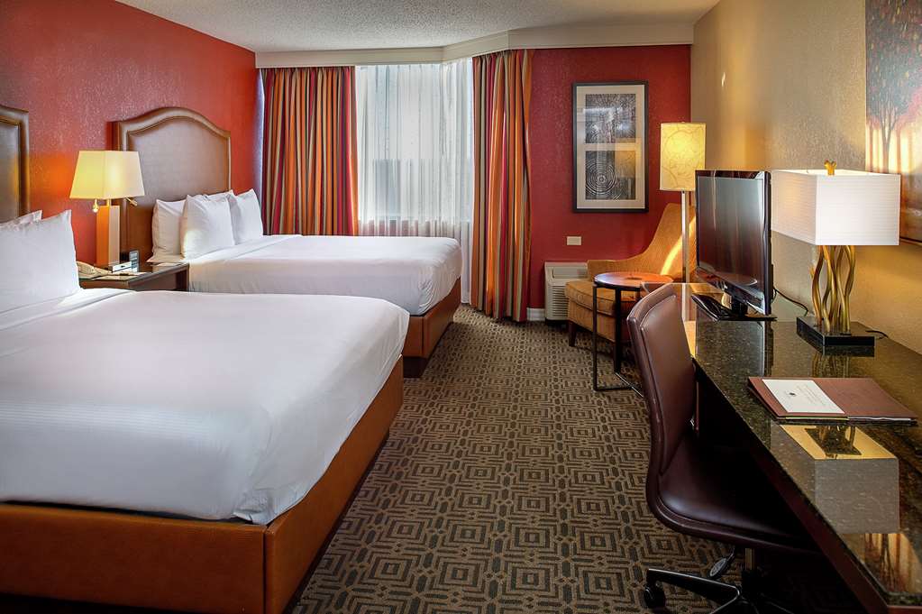 DoubleTree by Hilton Hotel St. Louis - Chesterfield photo 2