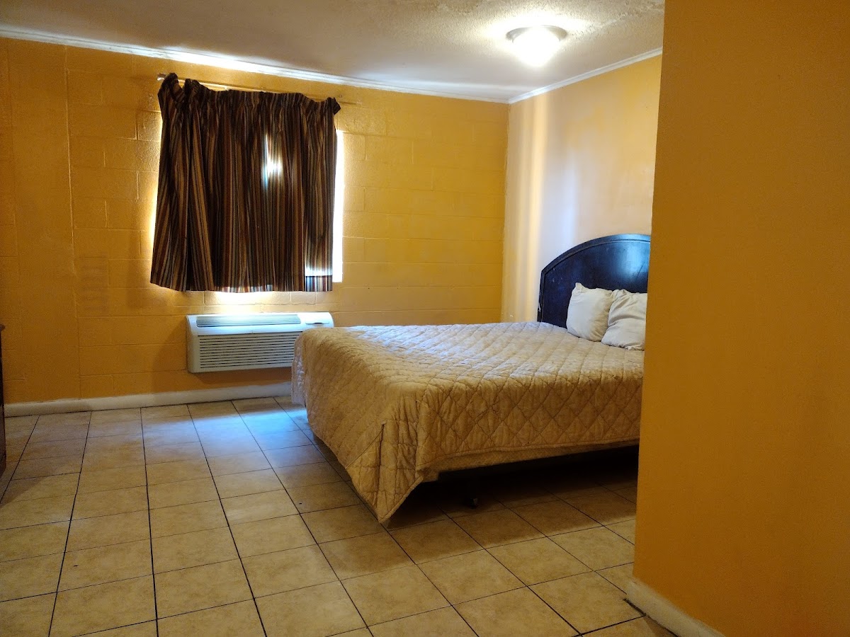 Best Budget Inn $1,020.00 monthly photo 2