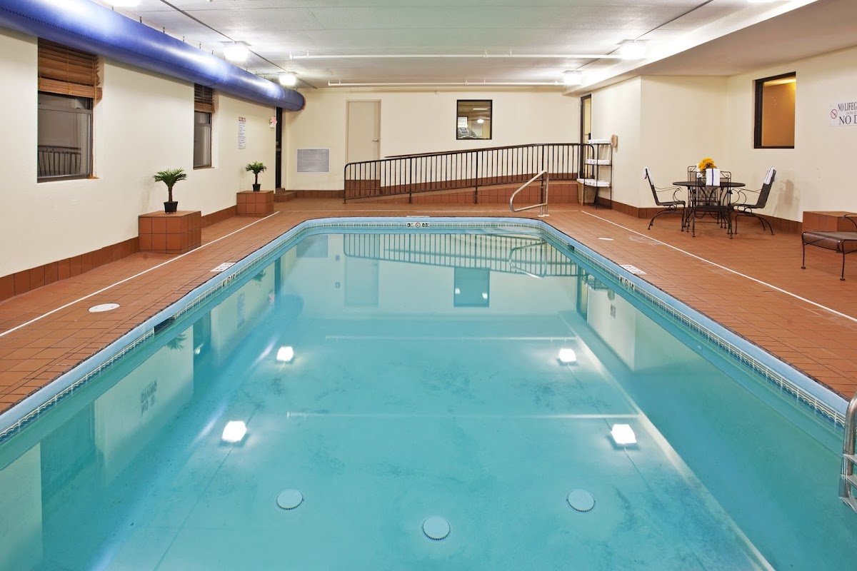 Holiday Inn Express London-I-70 by IHG photo 3