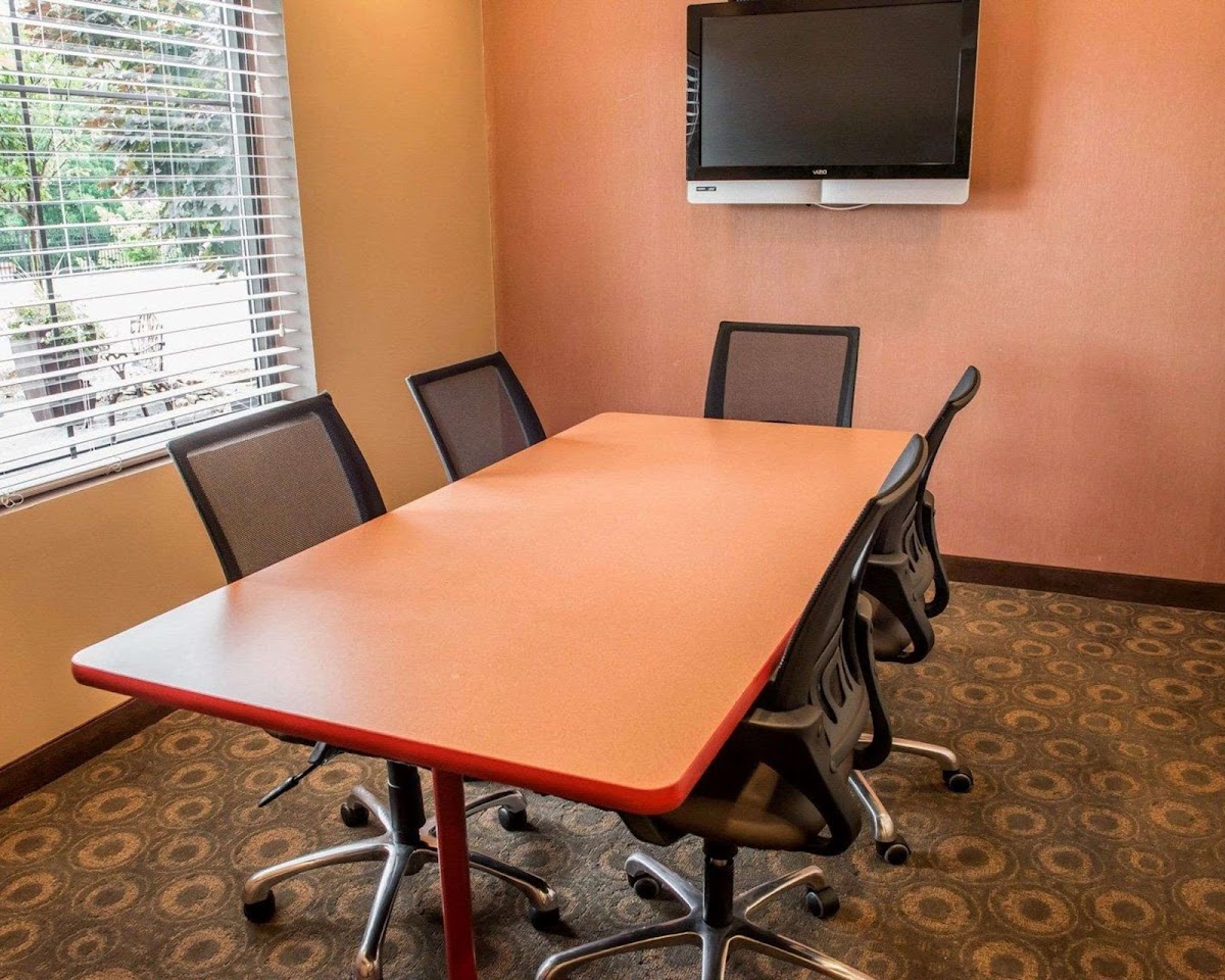 Comfort Suites Monaca photo 3