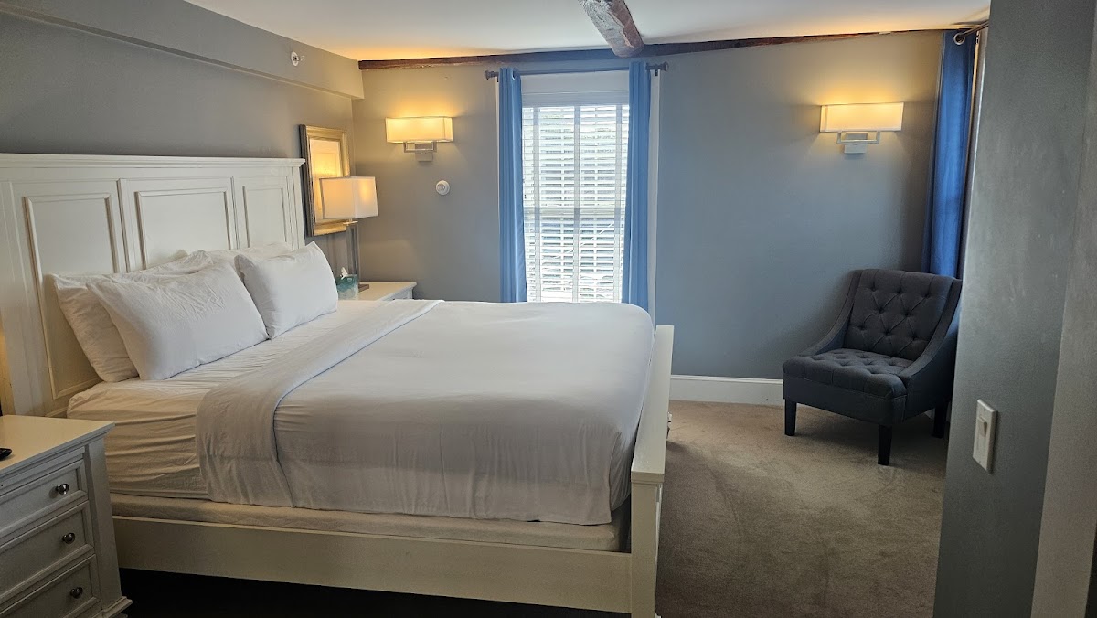 The Bellevue House photo 2