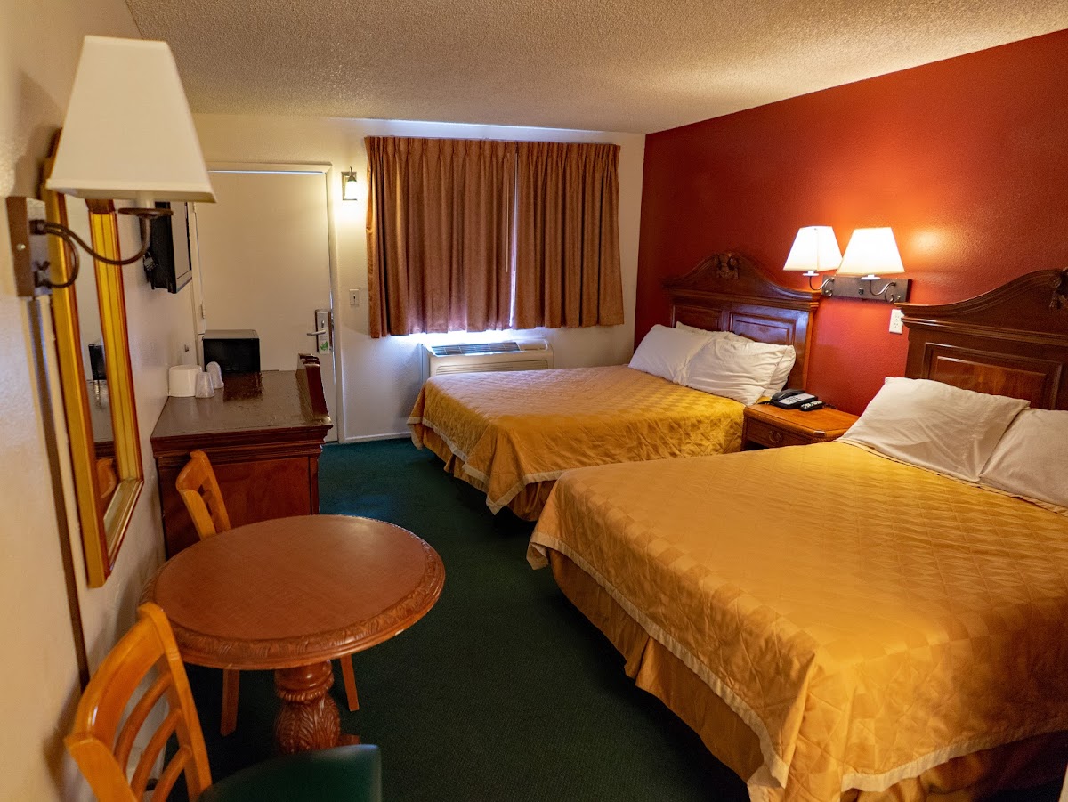 Windsor Inn photo 2