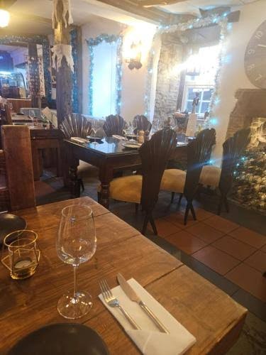 The Royal oak hotel photo 2