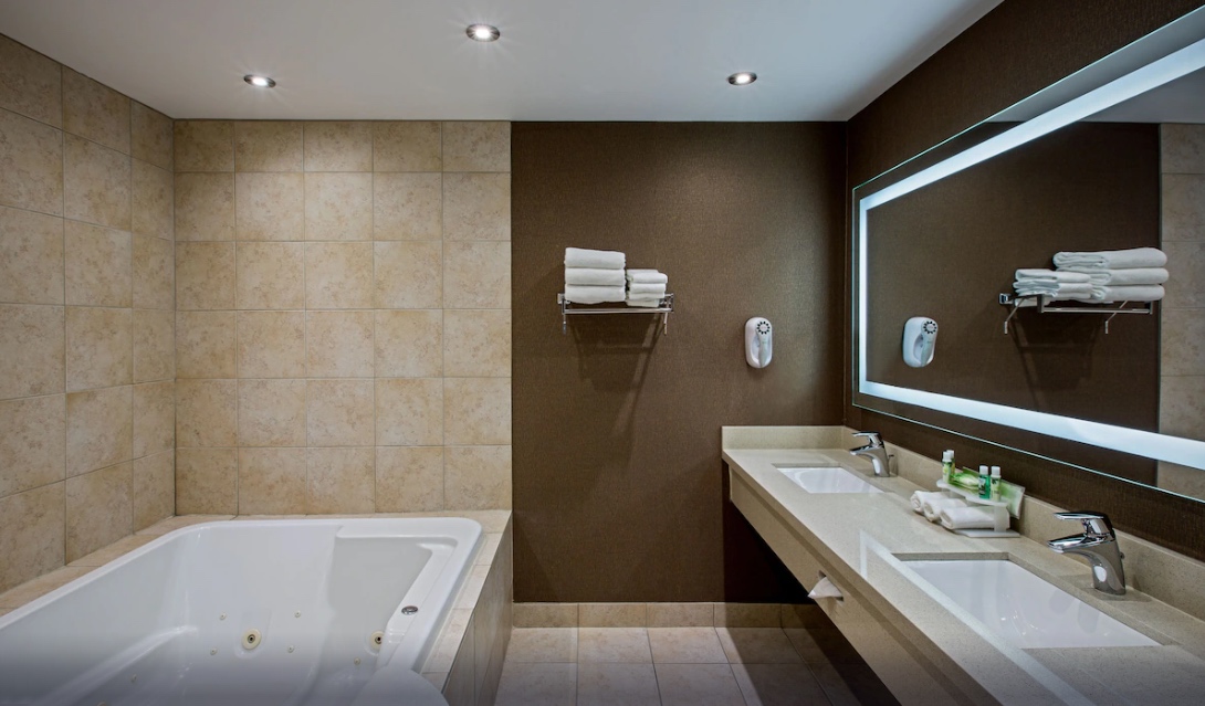 Quality Inn & Suites Regina Downtown photo 3