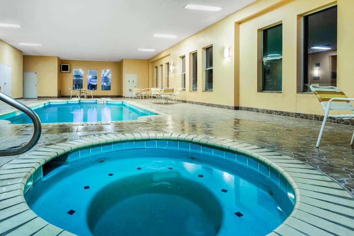 La Quinta Inn & Suites by Wyndham Kerrville photo 3