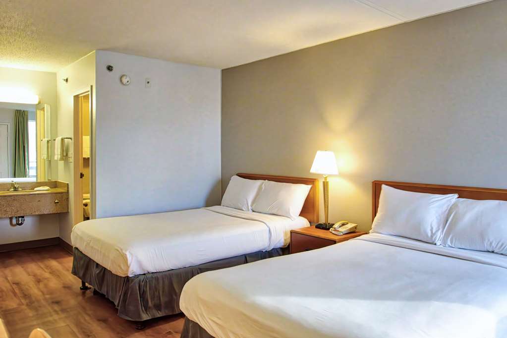 Motel 6 Buffalo, NY - Airport - Williamsville photo 2