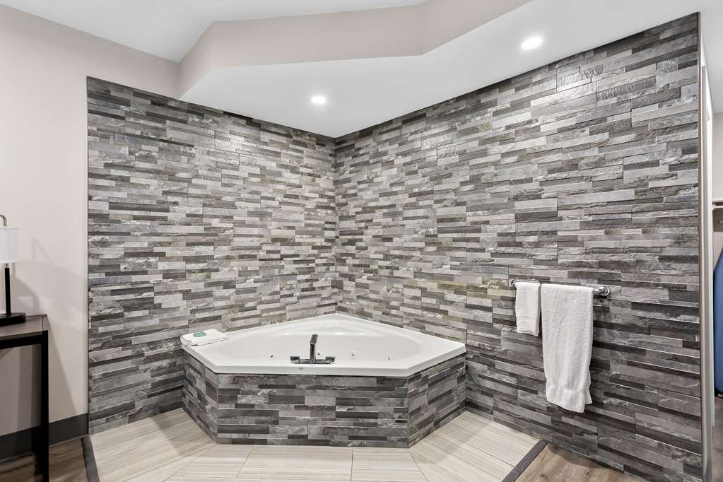 SureStay Plus by Best Western Windsor photo 3
