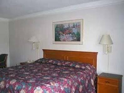 Budget Host Inn & Suites photo 2