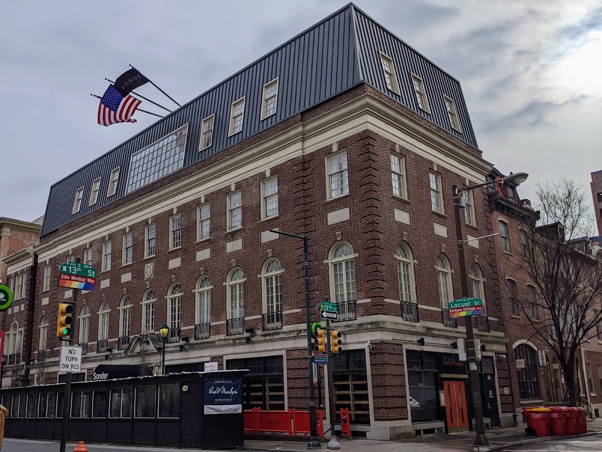 The Arco Hotel Midtown Village, Sonder