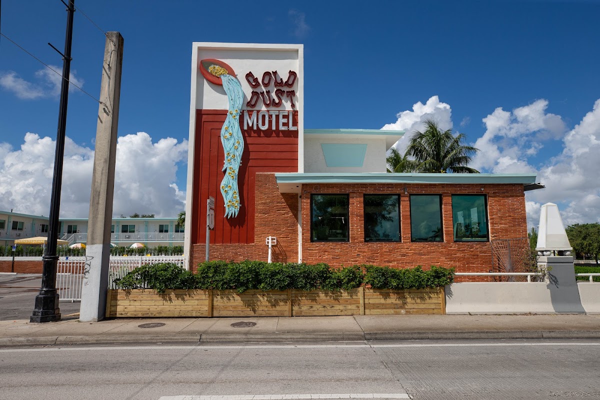 Selina Miami Gold Dust