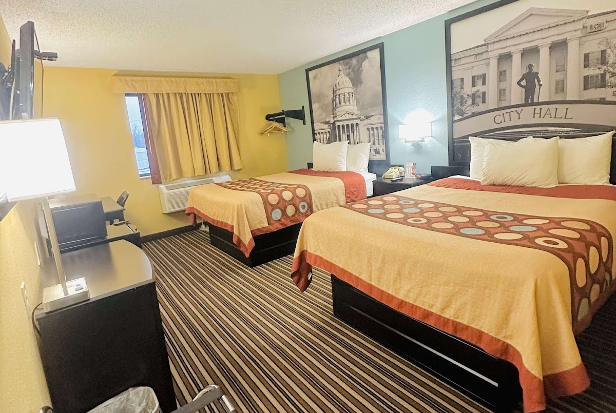 Super 8 by Wyndham Warrenton photo 2