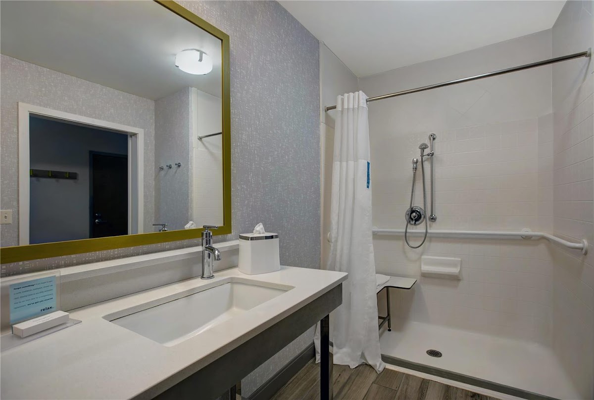 Hampton Inn Westfield photo 2